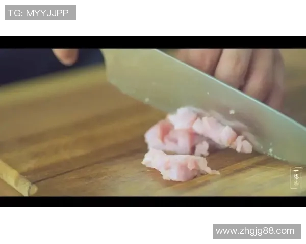 足球明星吃皮蛋引发热议背后的趣事与文化探讨