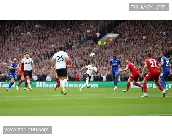 男生必备高清足球明星壁纸精选让你随时感受运动激情与偶像魅力